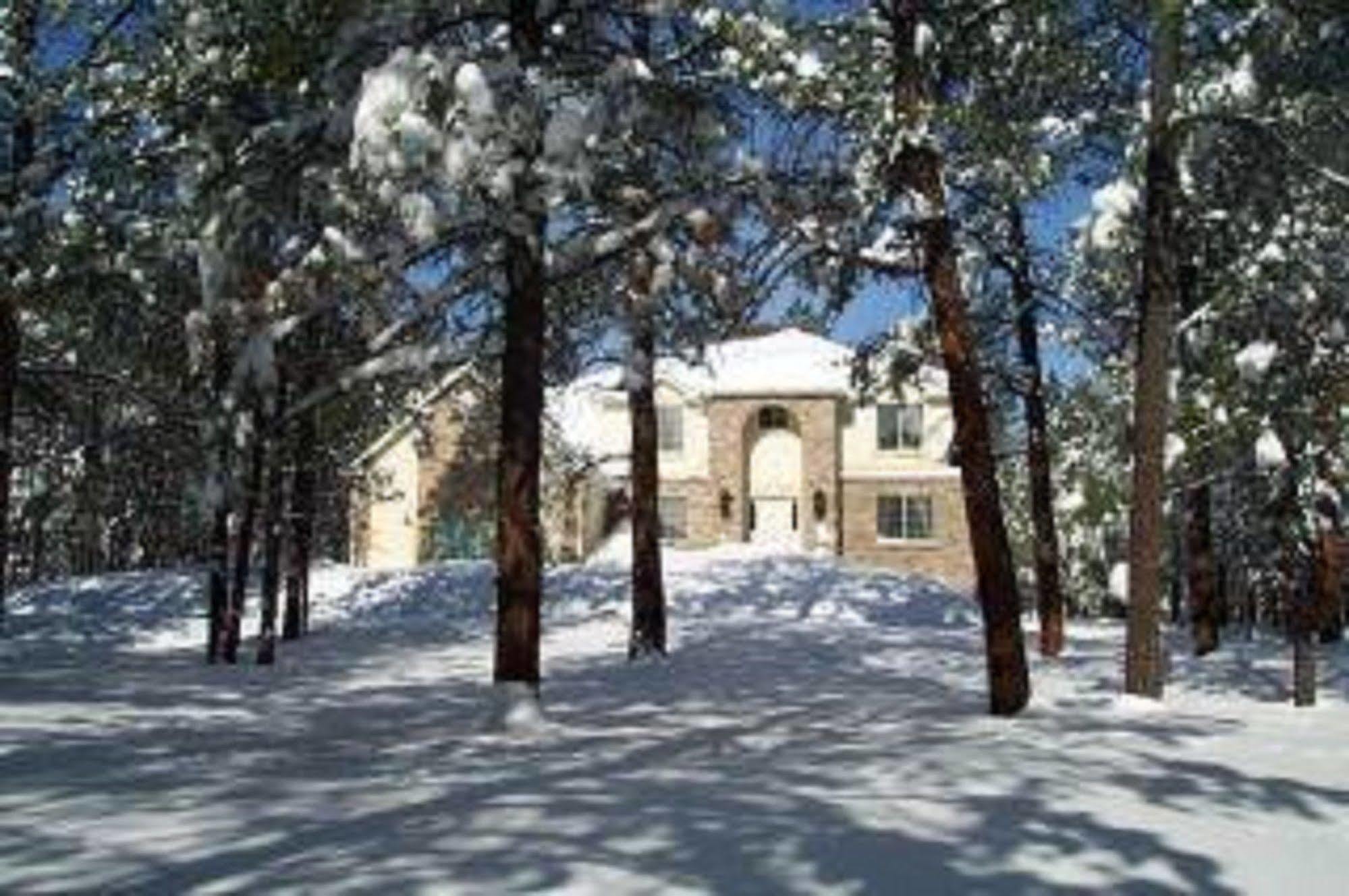 Rogers Inn The Pines Monument Exterior photo